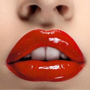 Jolie Beauty Electric Lip Gloss in Sanguis